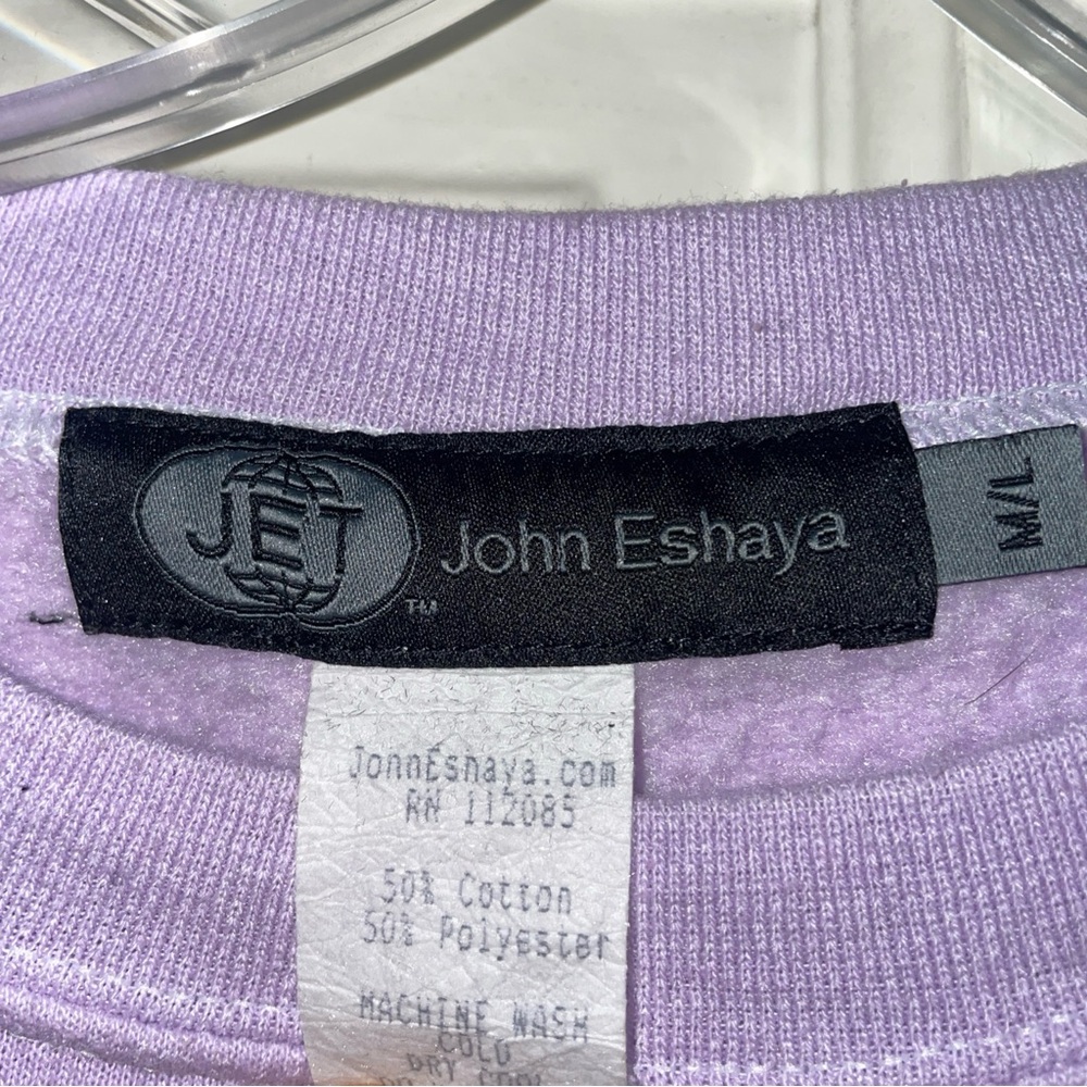 John Eshaya Lavender “World’s Cutest Dog” Sweatshirt Woman's M/L - Picture 3 of 4